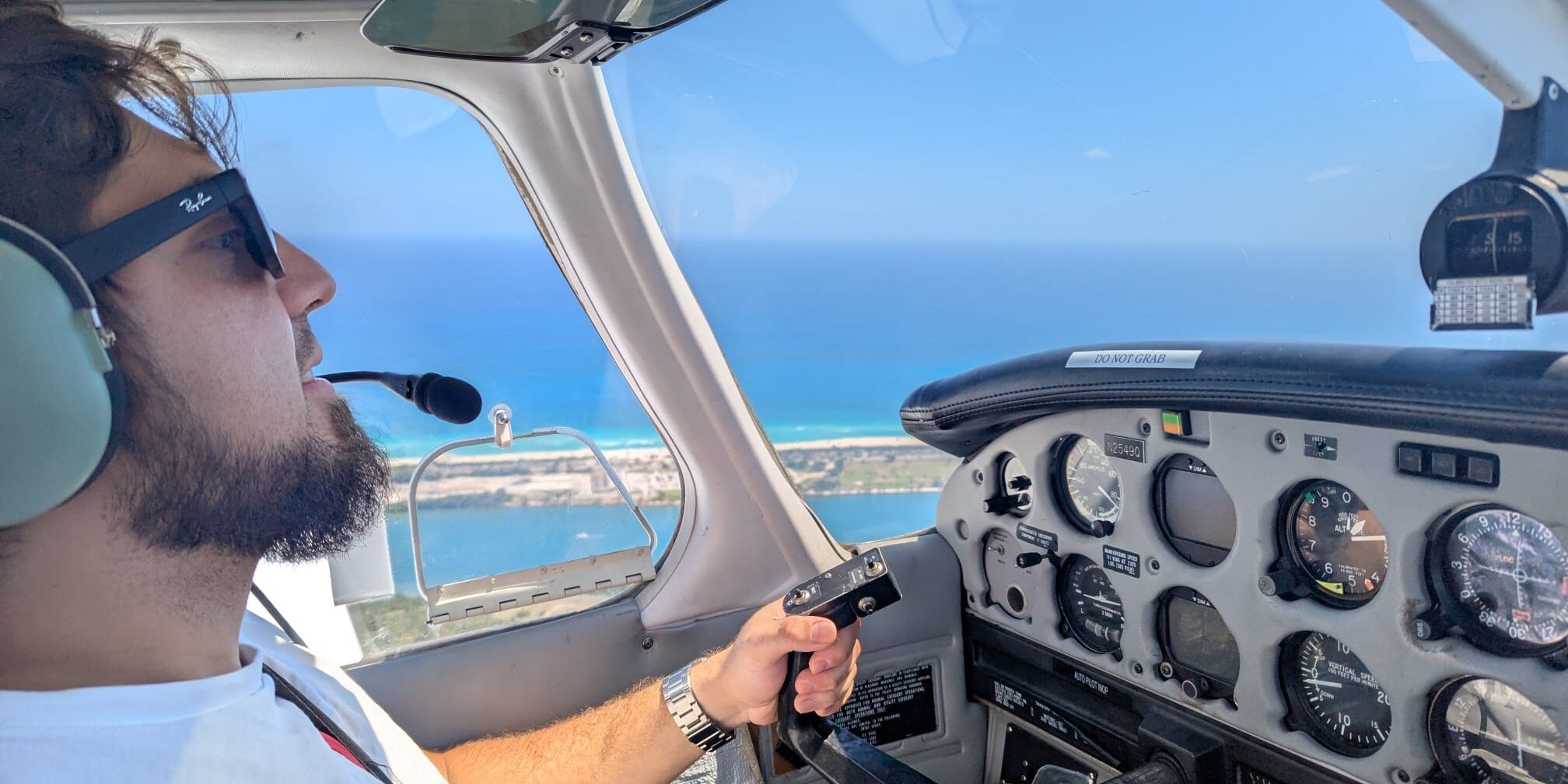 Top 5 Reasons to Choose Fly Legacy Aviation for Your Flight Training Why Fly Legacy Aviation Stands Out for Aspiring Pilots for your Flight Training