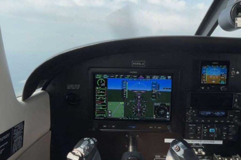 become a pilot after high school