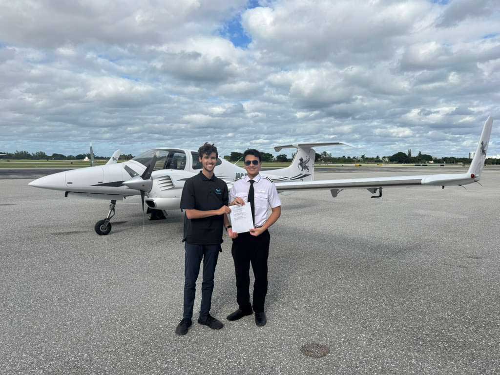 DA-42 airline pilot training