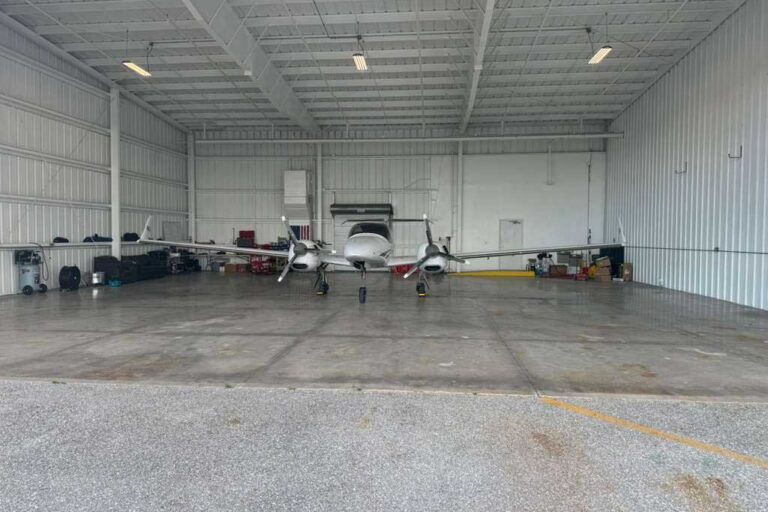 Diamond DA-42 multi-engine training